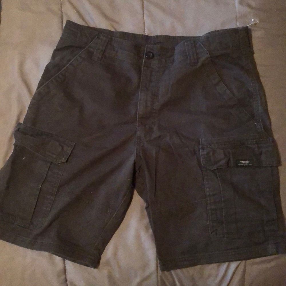💜 2/$10 💜 Men’s black wrangler shorts